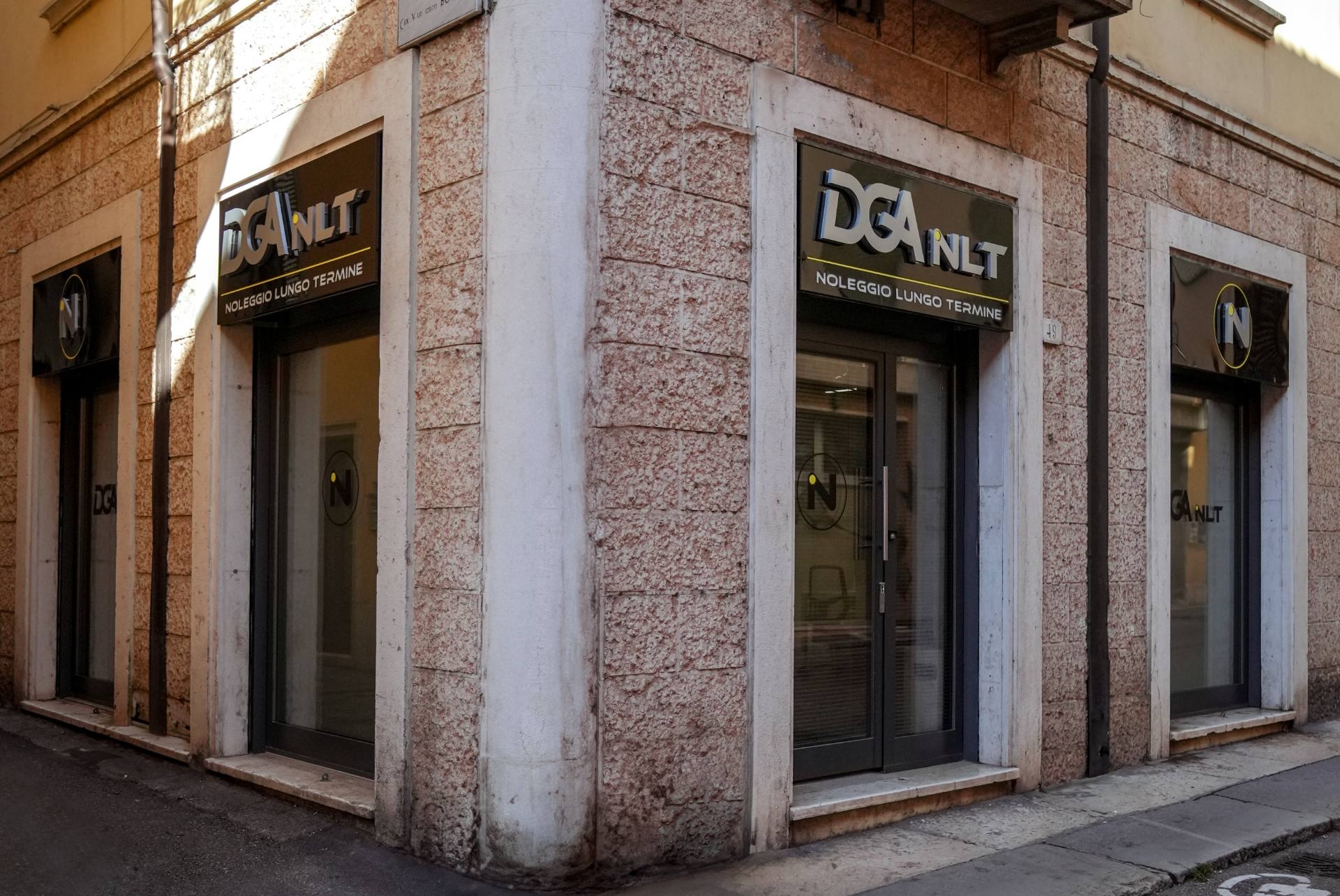 vetrine sede dga nlt verona
